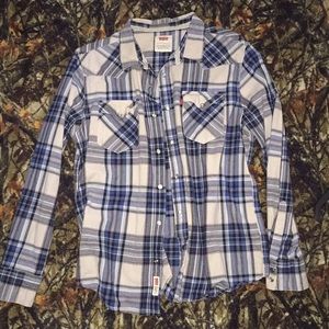 Men’s Levi’s button down long sleeve